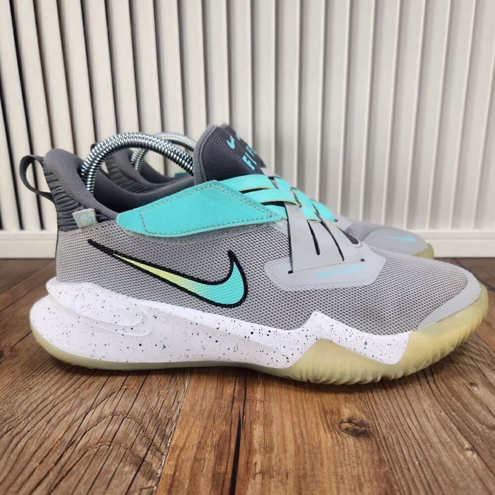 Nike Zoom Flight 2 Womens 7.5 (6Y) Gray Green Athletic Basketball Sneakers Shoes